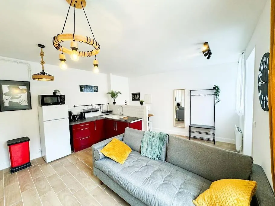 New L'Industriel Lumineux Au Coeur De Guingamp Apartman Franciaország