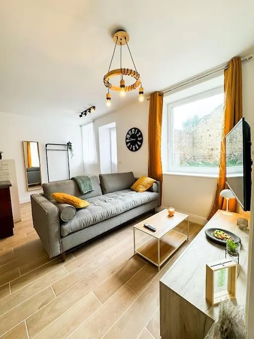 New L'Industriel Lumineux Au Coeur De Guingamp Apartman 0*,