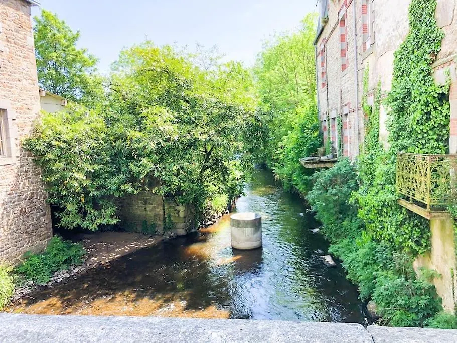 New L'Industriel Lumineux Au Coeur De Guingamp Apartman Franciaország